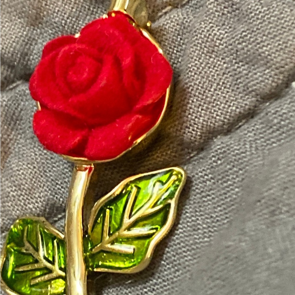 Elegant Red Rose Pendant - Picture 3 of 5